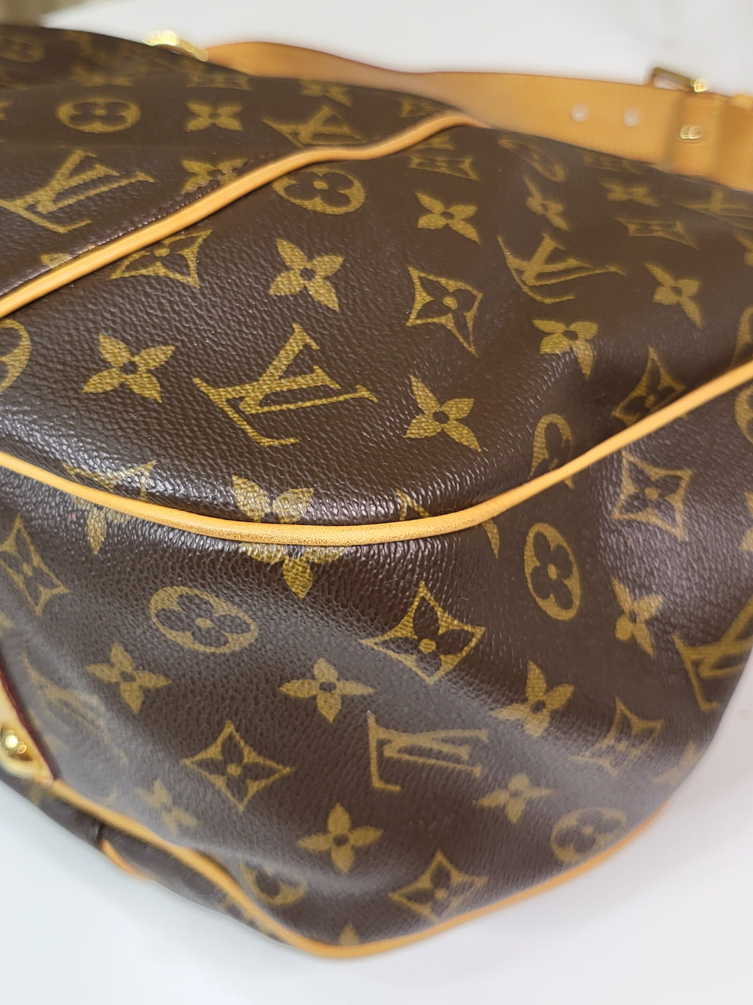 Louis Vuitton Monogram Galleria GM