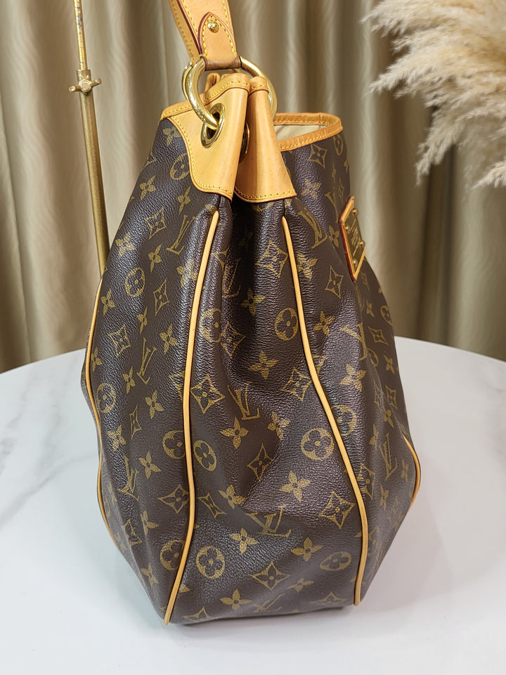 Louis Vuitton Monogram Galleria GM