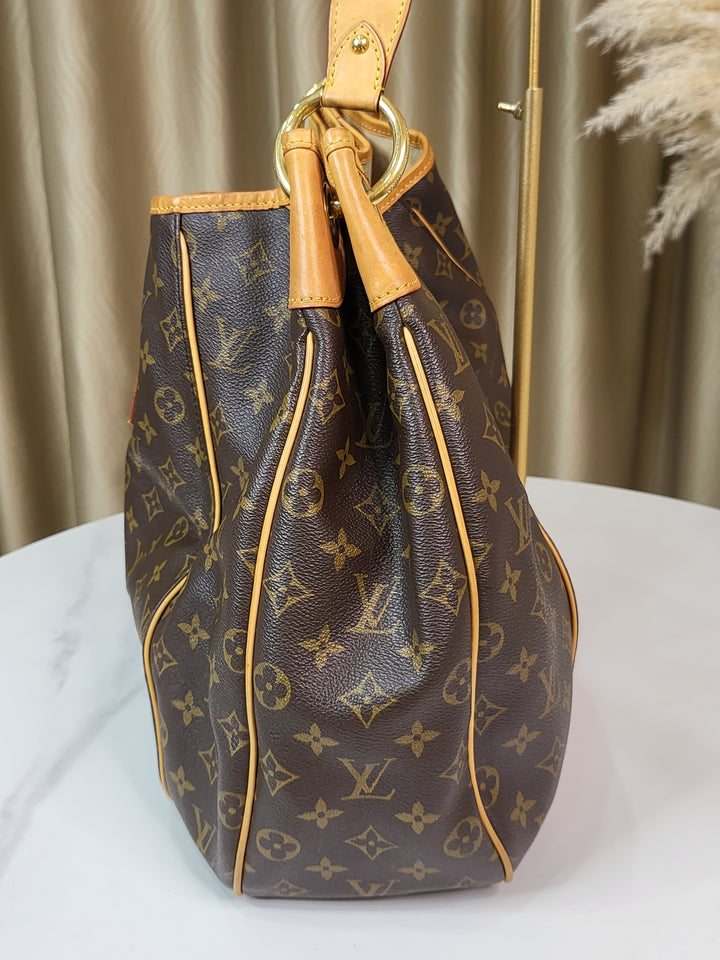 Louis Vuitton Monogram Galleria GM
