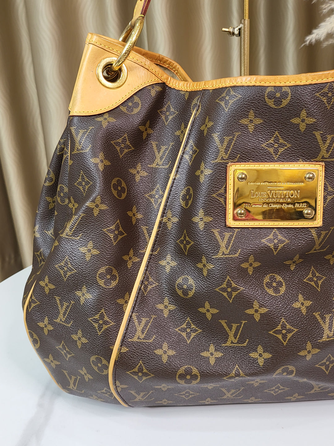 Louis Vuitton Monogram Galleria GM