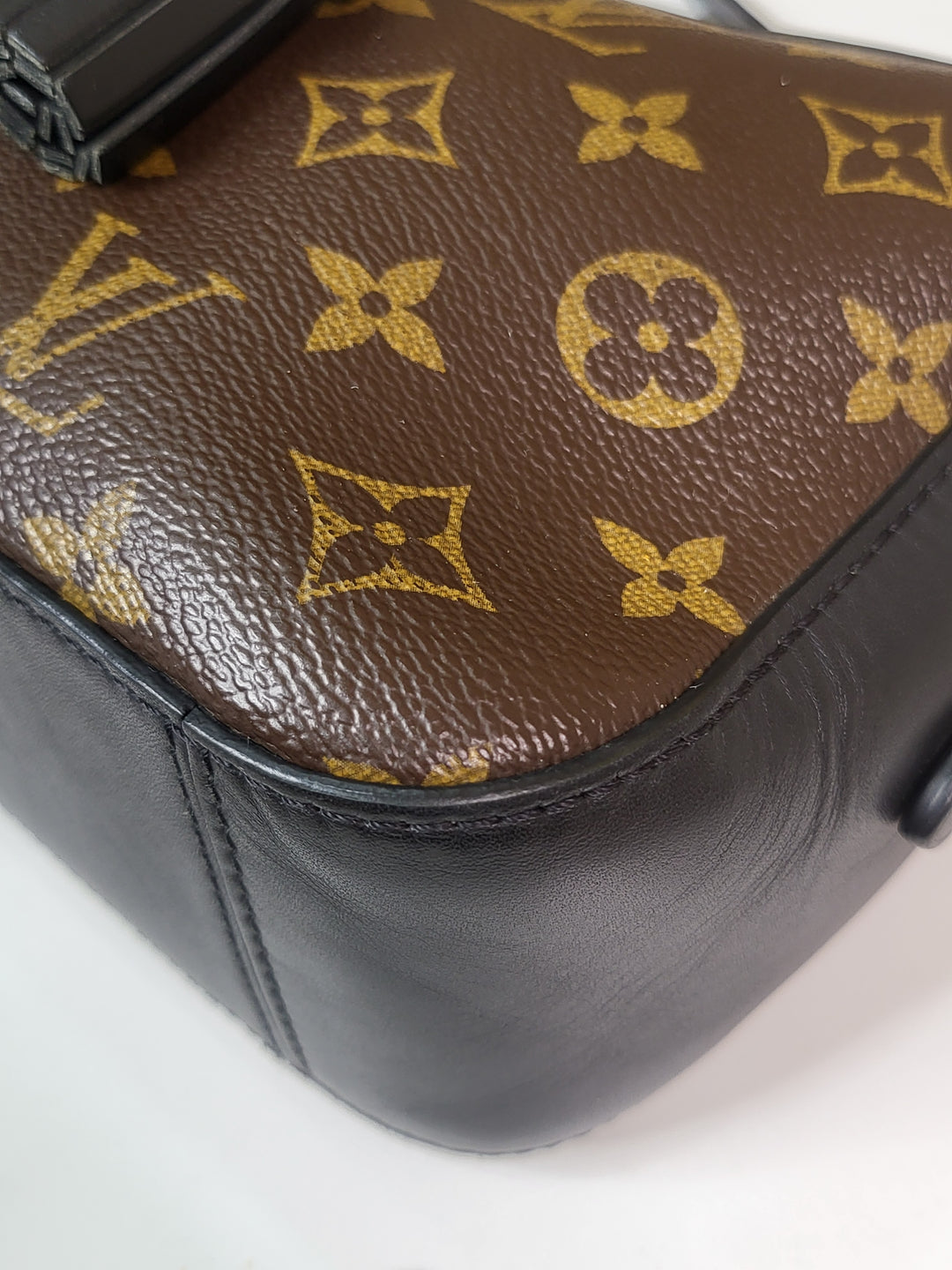 Louis Vuitton Monogram Saintonge