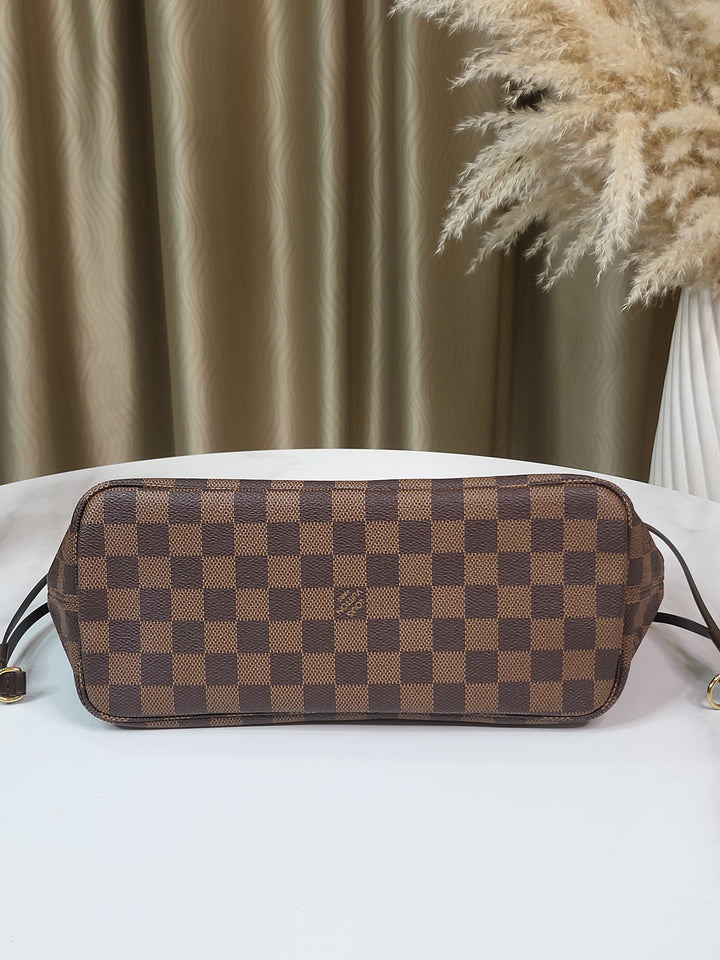 Louis Vuitton Damier Ebene Neverfull PM