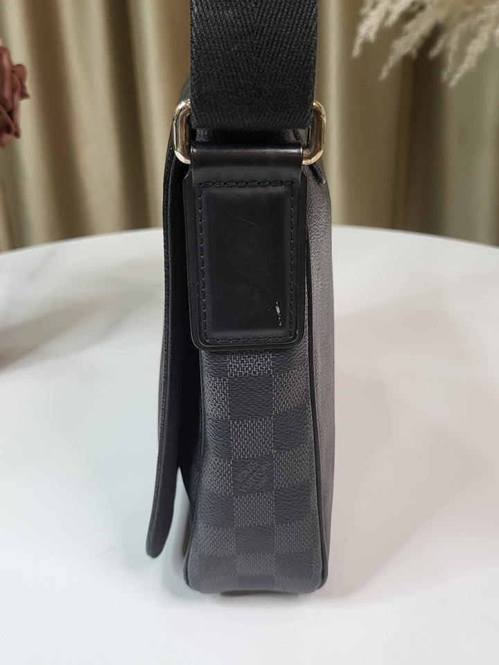 Louis Vuitton Damier Graphite District PM