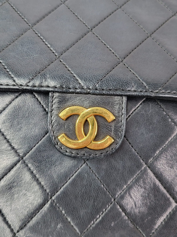 CHANEL LAMBSKIN VINTAGE MEDIUM FLAP