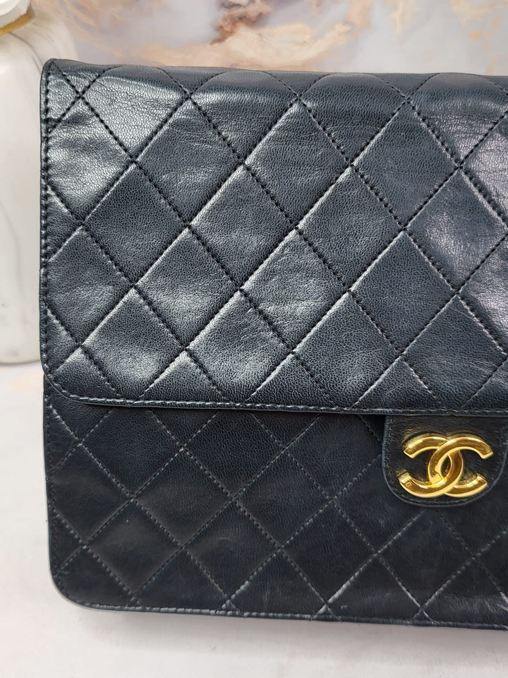 CHANEL LAMBSKIN VINTAGE MEDIUM FLAP