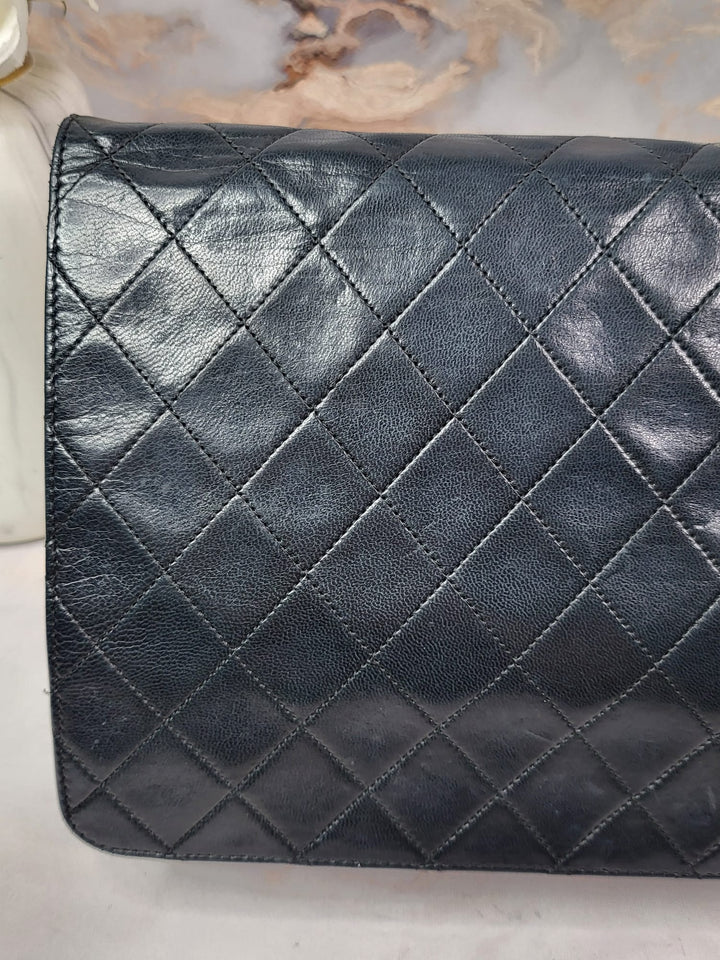 CHANEL LAMBSKIN VINTAGE MEDIUM FLAP