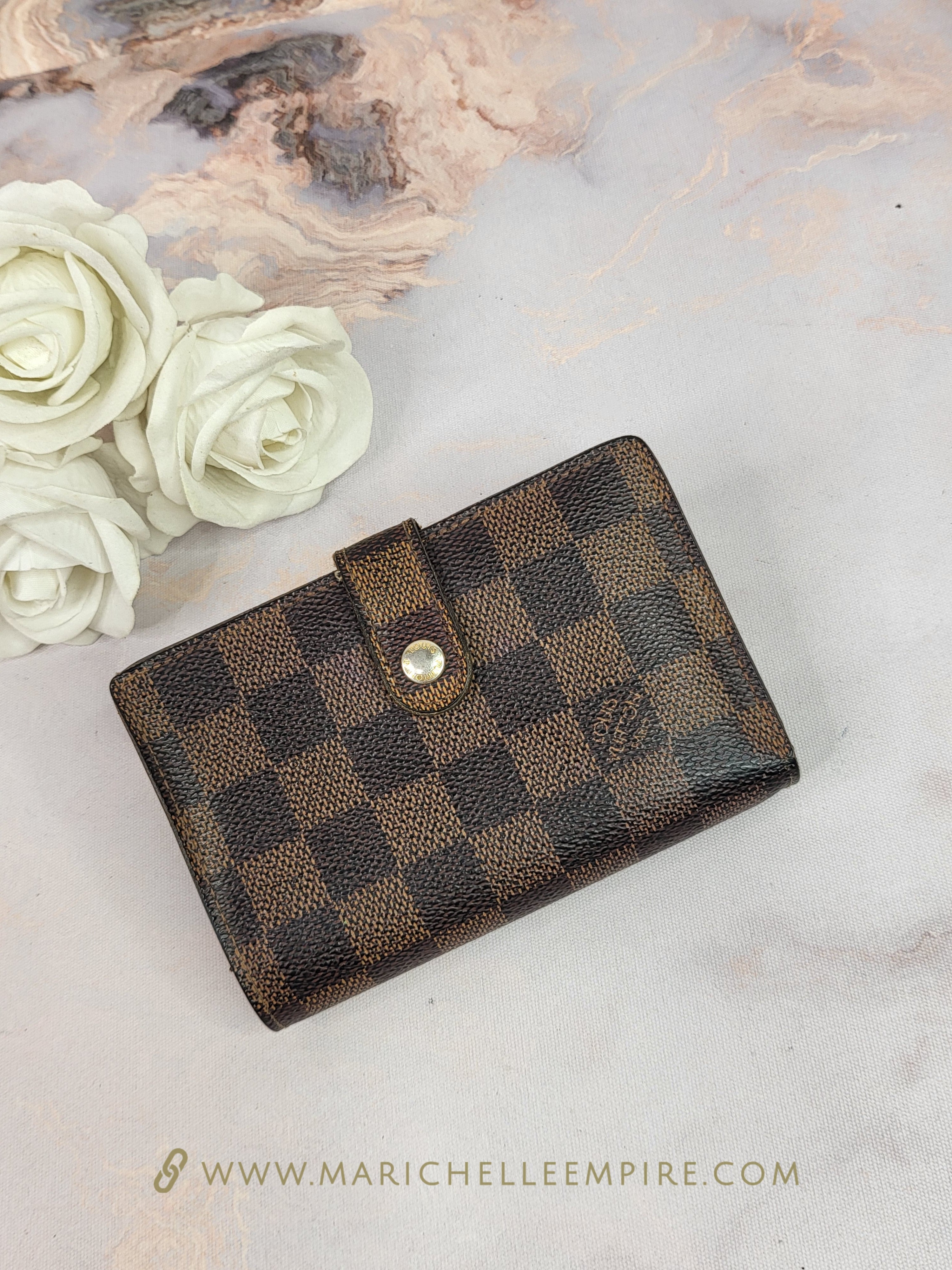 Louis Vuitton hotsell Brown Damier Ebene Kisslock Wallet