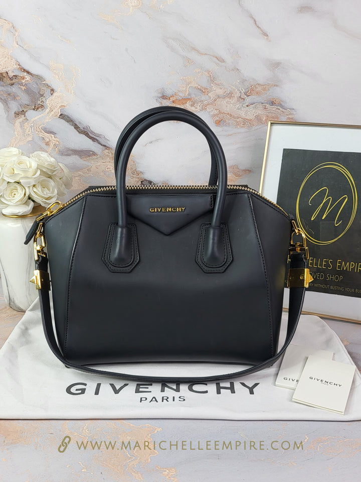 Givenchy Ultra Matte Antigona Small