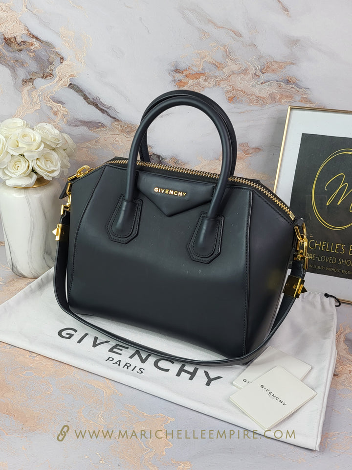 Givenchy Ultra Matte Antigona Small