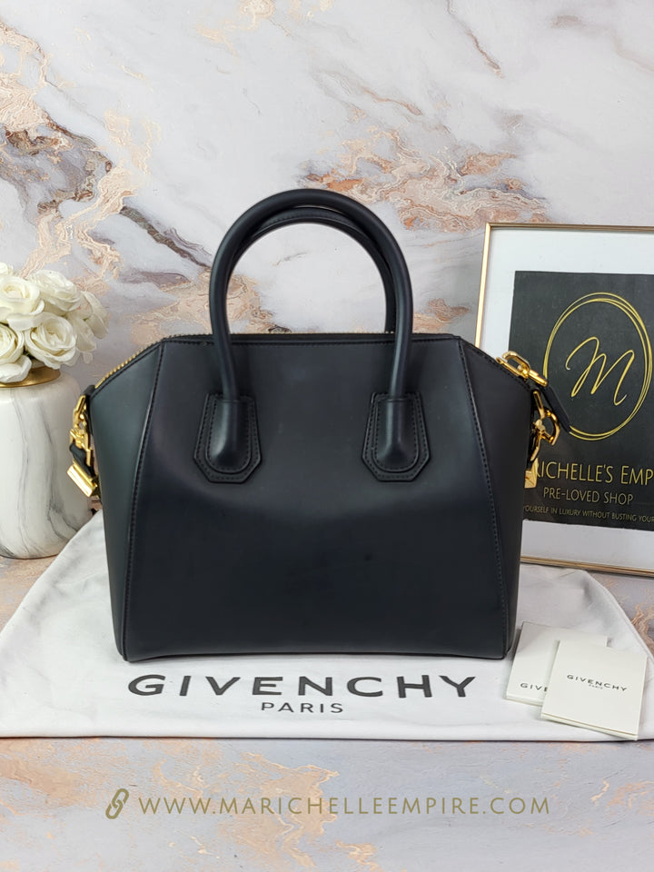 Givenchy Ultra Matte Antigona Small