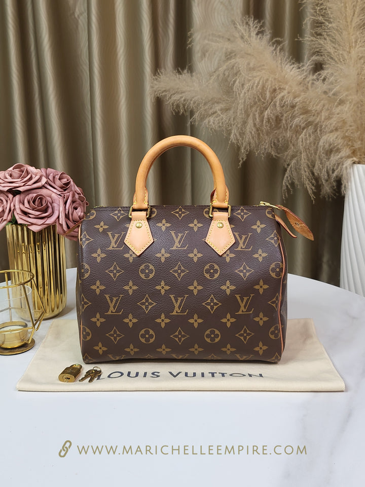 Louis Vuitton Monogram Speedy 25