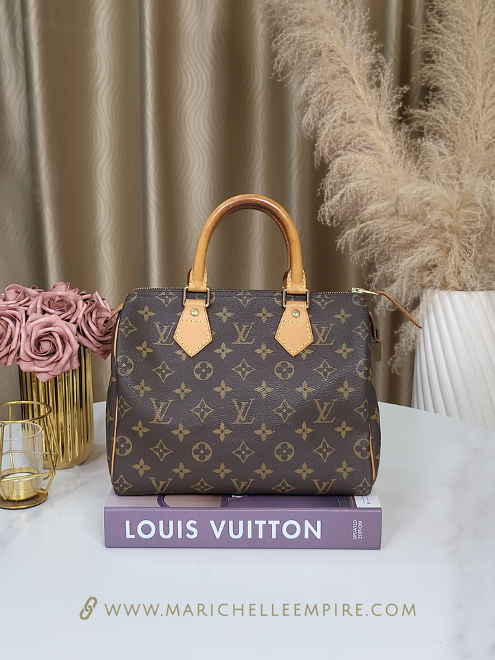 Louis Vuitton Monogram Speedy 25