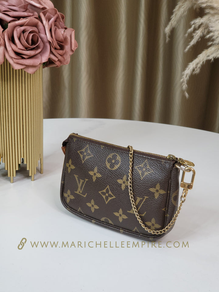 Louis Vuitton Monogram Mini Pochette