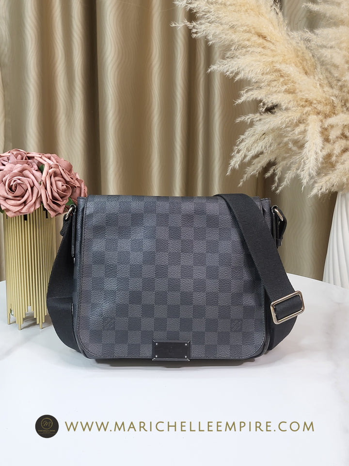 Louis Vuitton Damier Graphite District PM