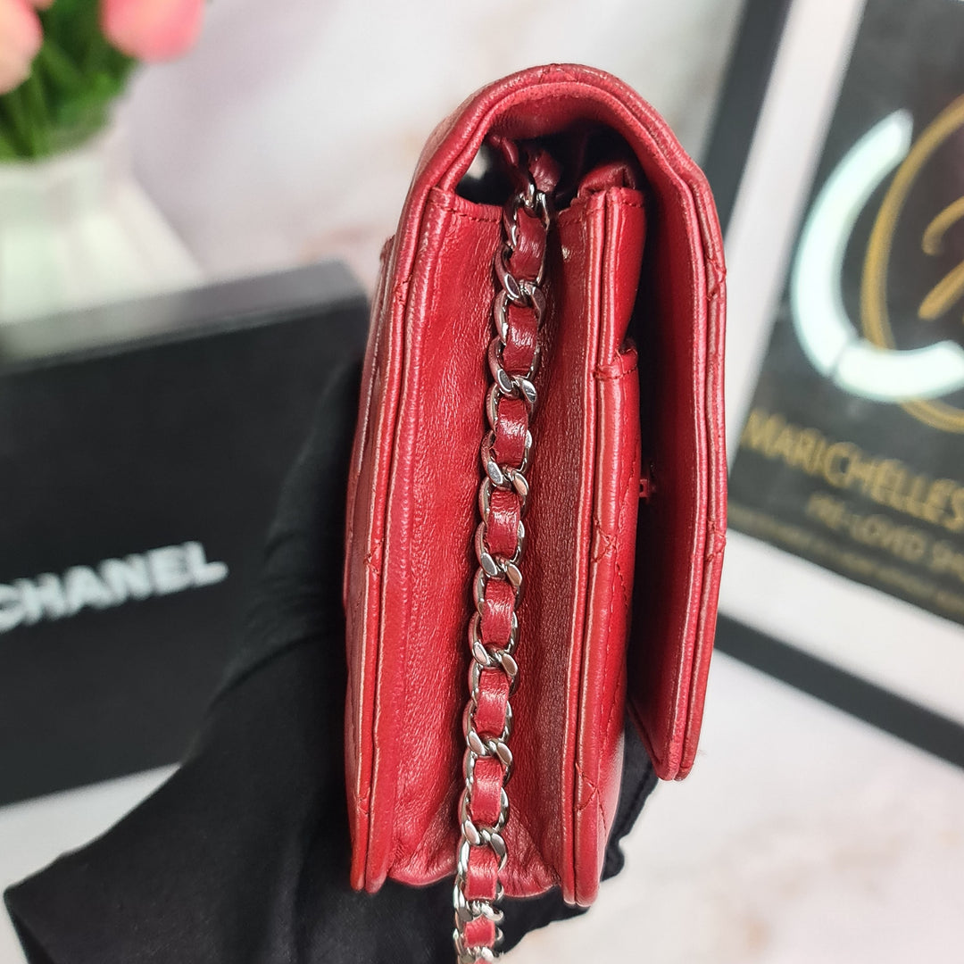 C H A N E L Lambskin Wallet On Chain - Marichelle's Empire 