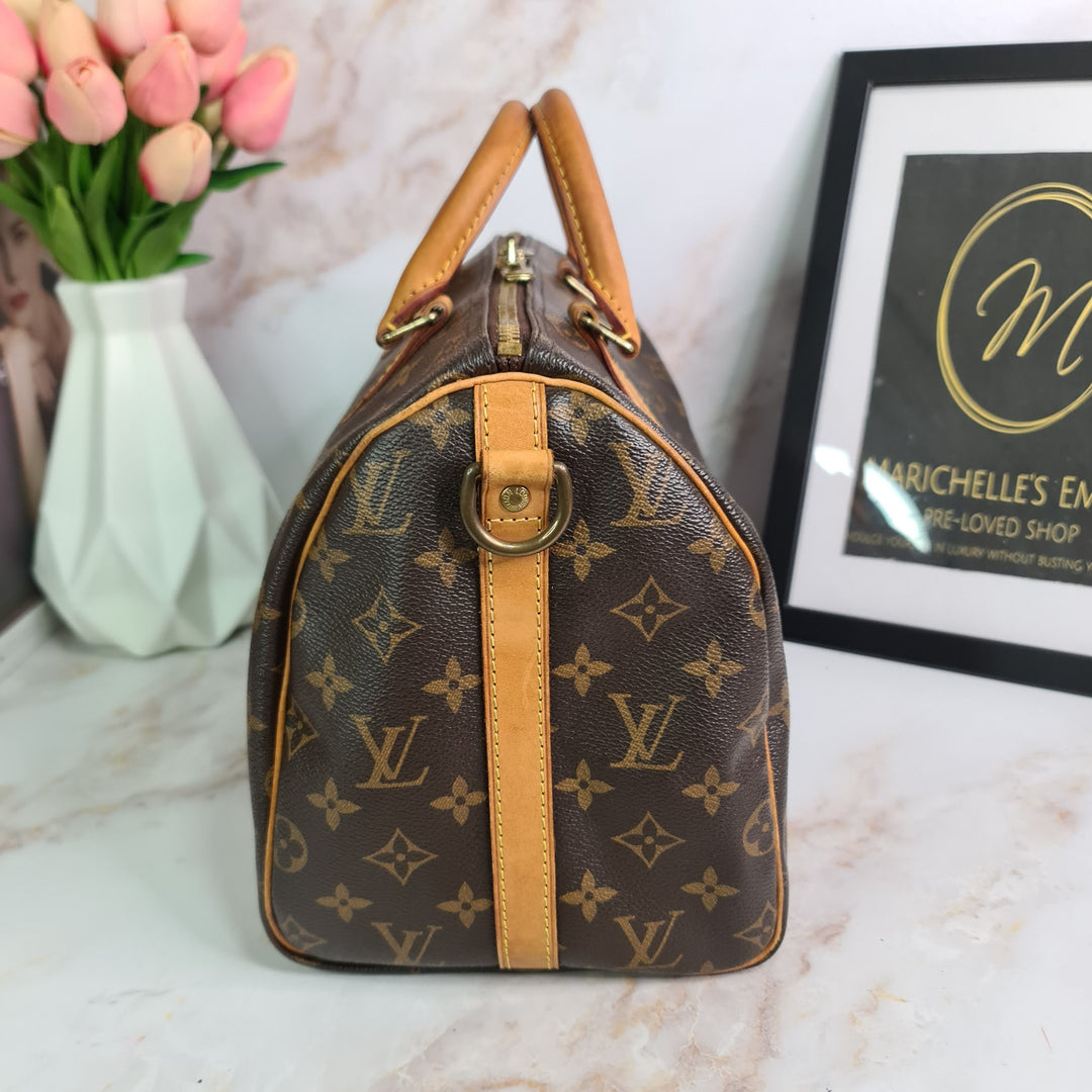 L O U I S V U I T T O N  Monogram Speedy 30 Bandouliere - Marichelle's Empire 