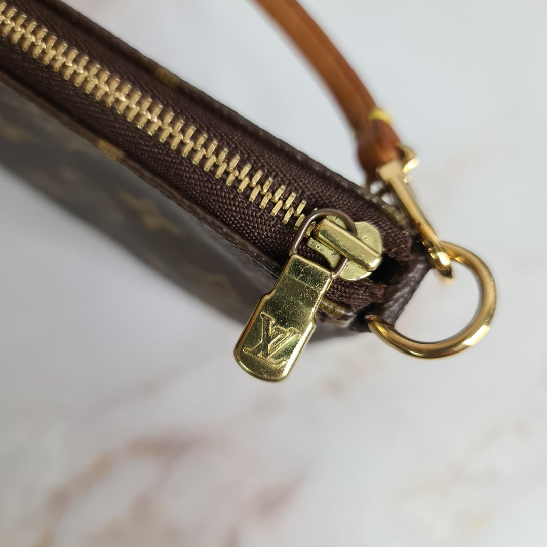 L OU I S V U I T T O N Monogram Pochette Accessories - Marichelle's Empire 