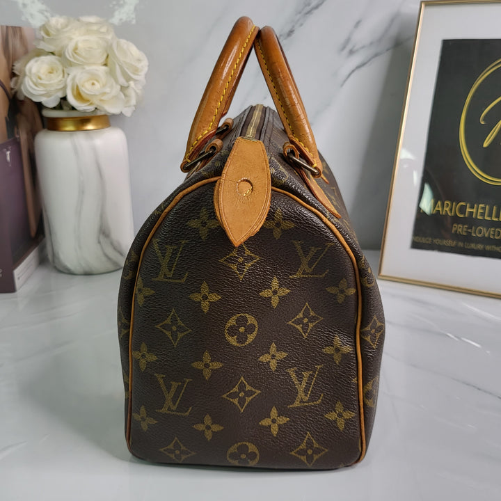 Louis Vuitton Monogram Speedy 25