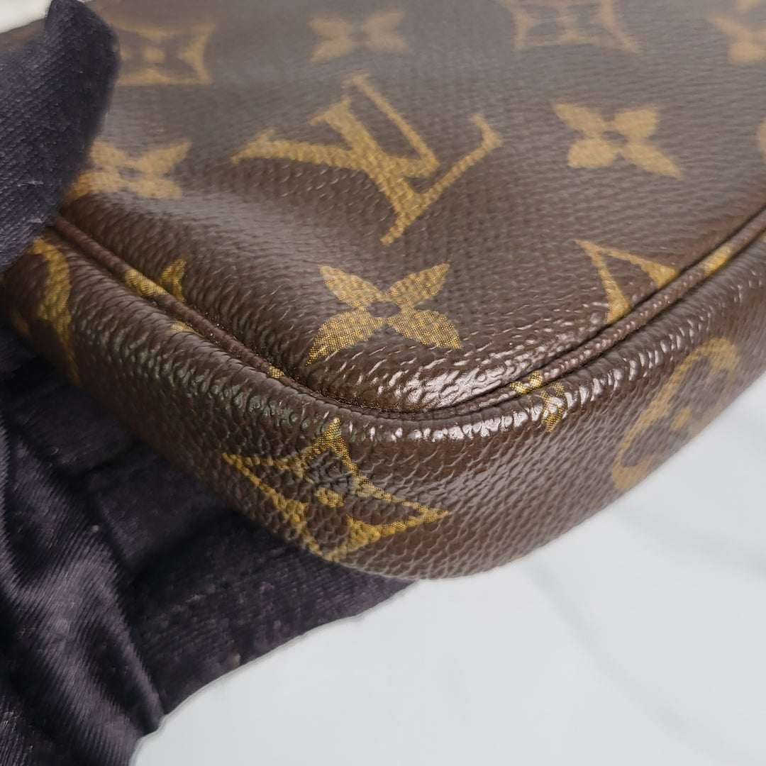 Louis Vuitton Monogram Mini Pochette