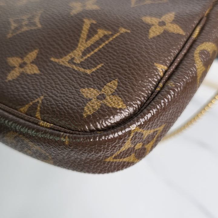 Louis Vuitton Monogram Mini Pochette