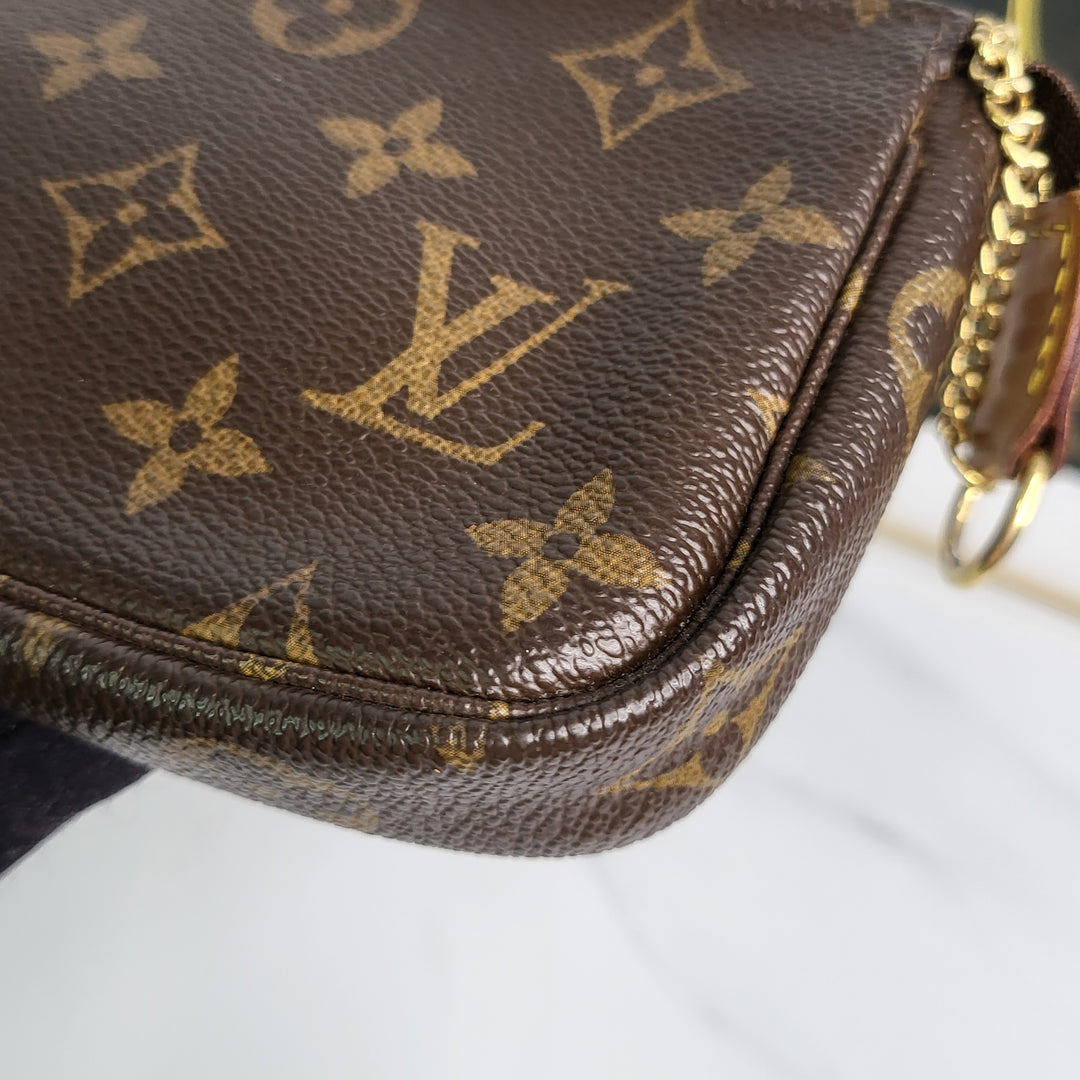 Louis Vuitton Monogram Mini Pochette