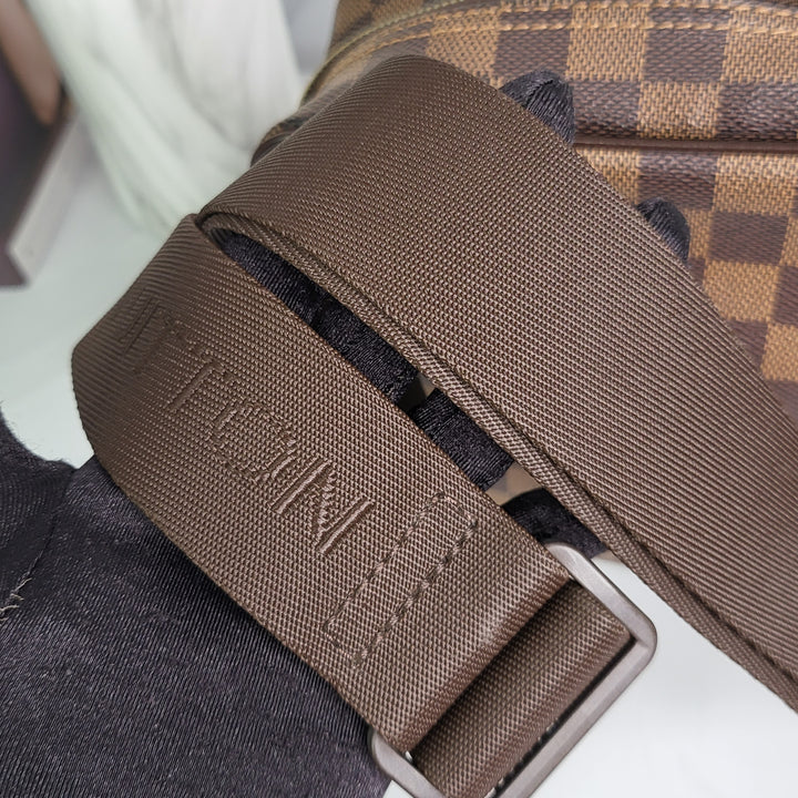 Louis Vuitton Damier Ebene Olav