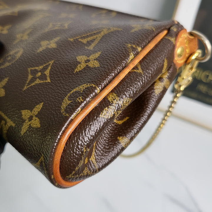 Louis Vuitton Monogram Eva Clutch