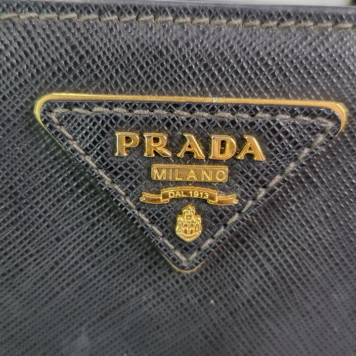 P R A D A Saffiano Lux Medium - Marichelle's Empire 