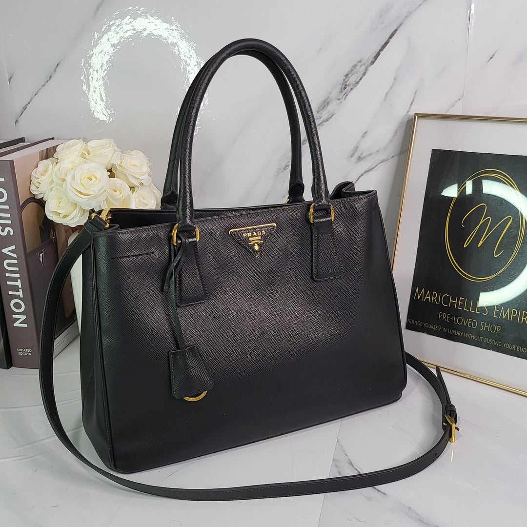 P R A D A Saffiano Lux Medium - Marichelle's Empire 